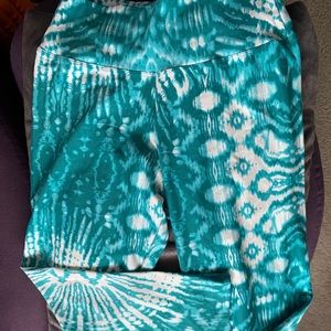 LiquidoActive Capri leggings size M